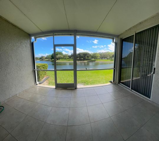 10458 Lake Vista Circle, Boca Raton, FL 33498