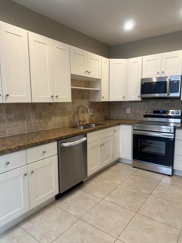 10458 Lake Vista Circle, Boca Raton, FL 33498