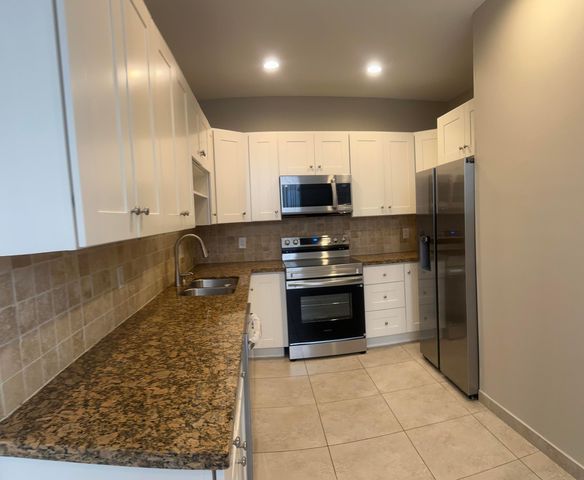 10458 Lake Vista Circle, Boca Raton, FL 33498