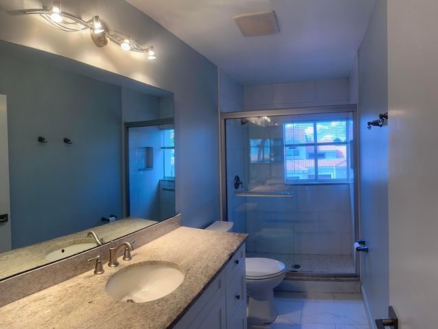 10458 Lake Vista Circle, Boca Raton, FL 33498