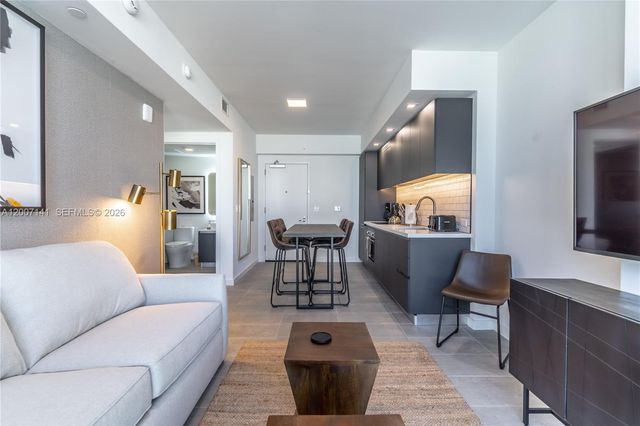 227 NE 2nd St 2004, Miami, FL 33132