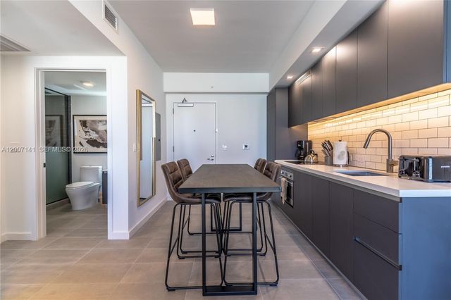 227 NE 2nd St 2004, Miami, FL 33132