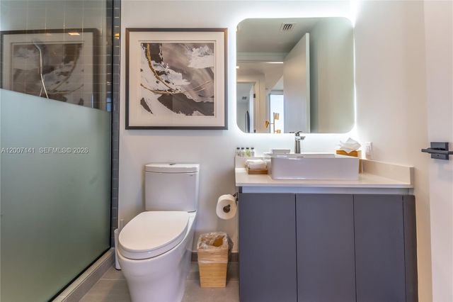 227 NE 2nd St 2004, Miami, FL 33132