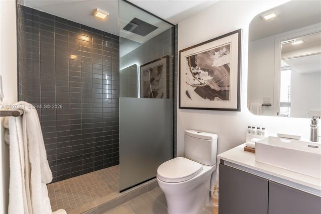 227 NE 2nd St 2004, Miami, FL 33132