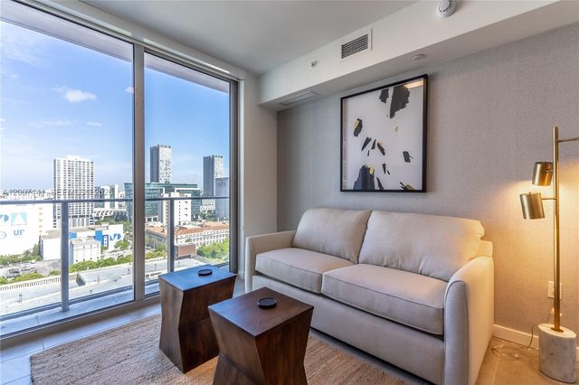 227 NE 2nd St 2004, Miami, FL 33132