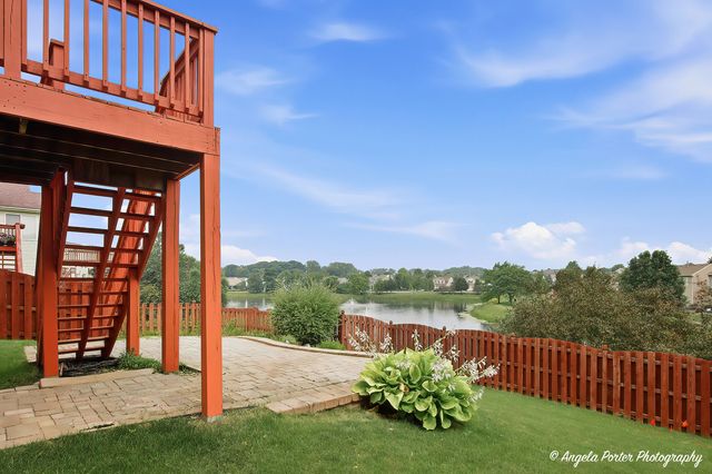 60 S Cornerstone Street, Volo, IL 60020
