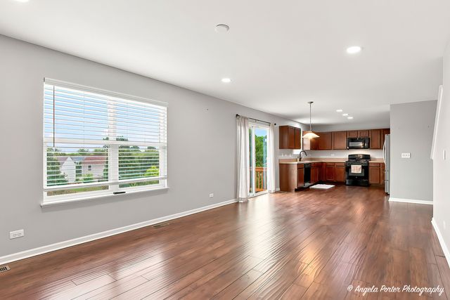 60 S Cornerstone Street, Volo, IL 60020