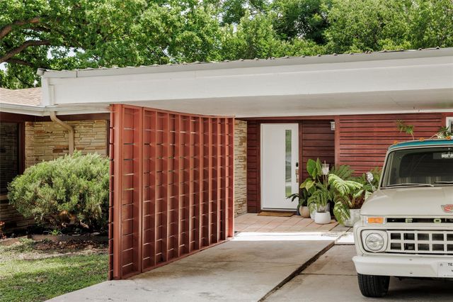 2811 W Fresco DR, Austin, TX 78731