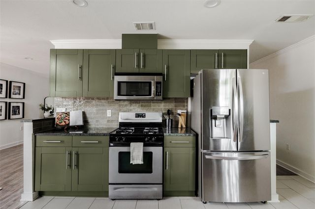 2811 W Fresco DR, Austin, TX 78731