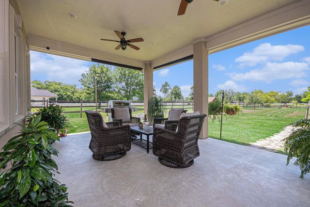 1827 E Cedar Bayou Lynchburg Road, Baytown, TX 77521