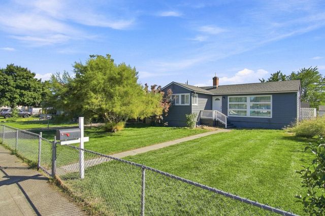 3808 E Cleveland Ave, Spokane, WA 99217