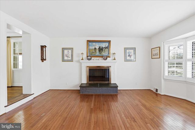 10010 RAYNOR RD, Silver Spring, MD 20901