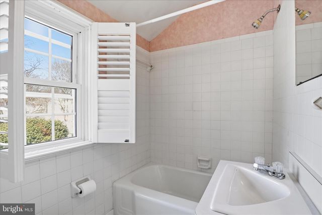 10010 RAYNOR RD, Silver Spring, MD 20901