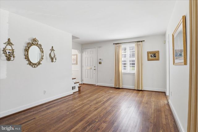 10010 RAYNOR RD, Silver Spring, MD 20901