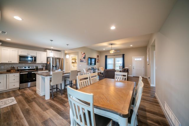 4871 DEMOCRACY DR, Ashland, MO 63010