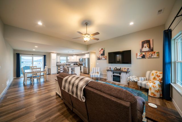 4871 DEMOCRACY DR, Ashland, MO 63010