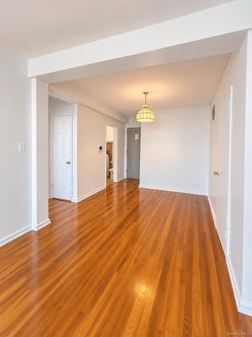 740 E 232nd Street 6G, Bronx, NY 10466