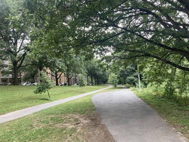 740 E 232nd Street 6G, Bronx, NY 10466