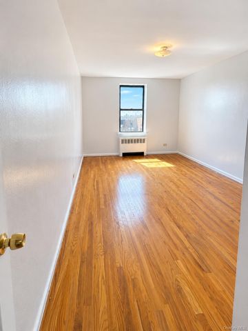 740 E 232nd Street 6G, Bronx, NY 10466