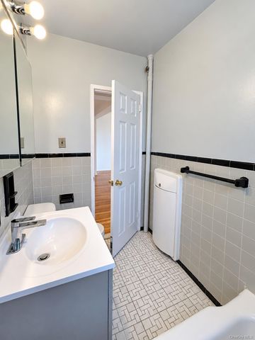 740 E 232nd Street 6G, Bronx, NY 10466