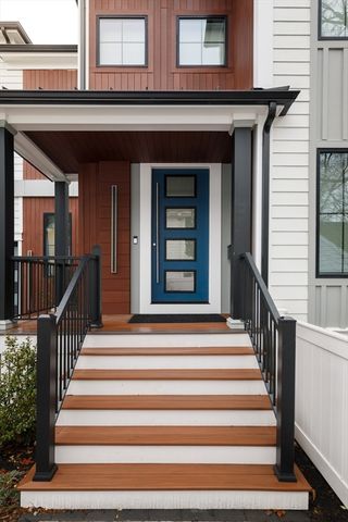 34 Lincoln St 34, Needham, MA 02492