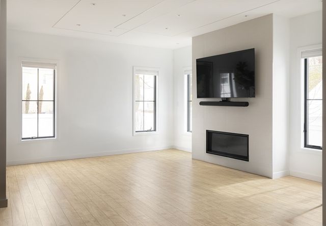 34 Lincoln St 34, Needham, MA 02492