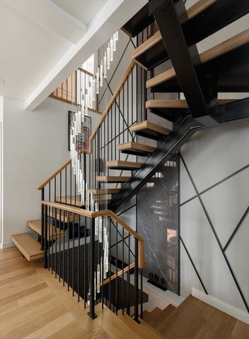 34 Lincoln St 34, Needham, MA 02492