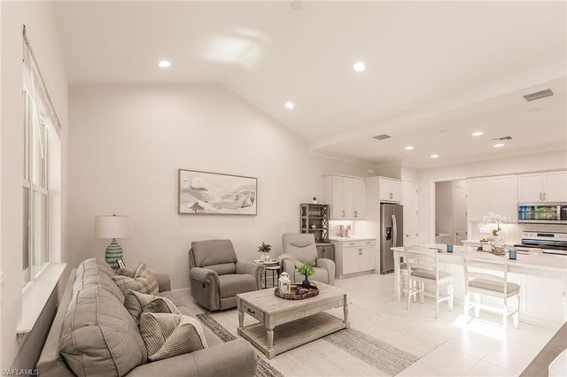 7263 Cayo Coco LN, Naples, FL 34113