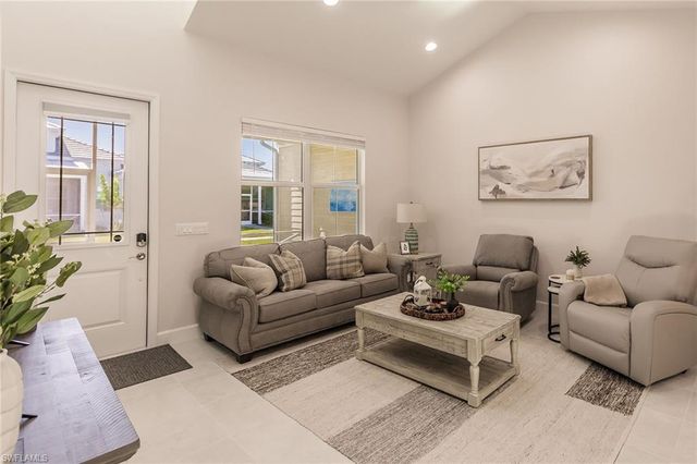 7263 Cayo Coco LN, Naples, FL 34113