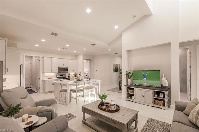 7263 Cayo Coco LN, Naples, FL 34113