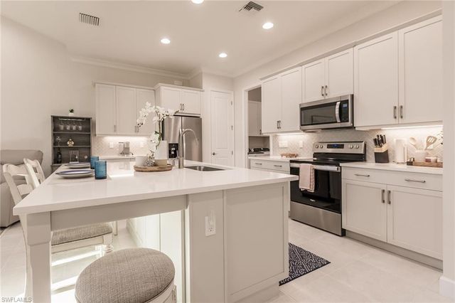 7263 Cayo Coco LN, Naples, FL 34113