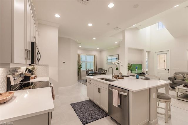 7263 Cayo Coco LN, Naples, FL 34113