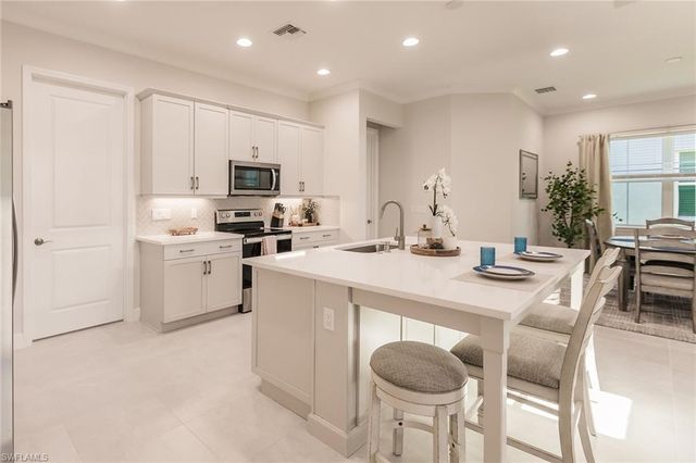 7263 Cayo Coco LN, Naples, FL 34113