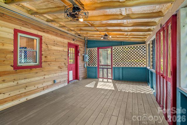 114 Walker Street, Black Mountain, NC 28711