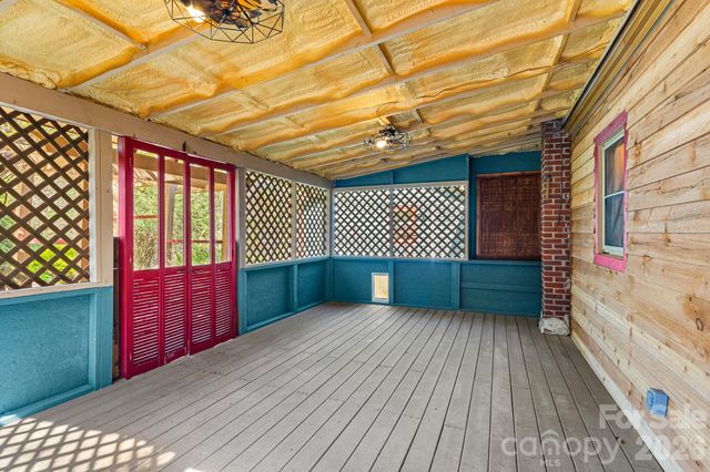 114 Walker Street, Black Mountain, NC 28711