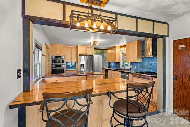 114 Walker Street, Black Mountain, NC 28711