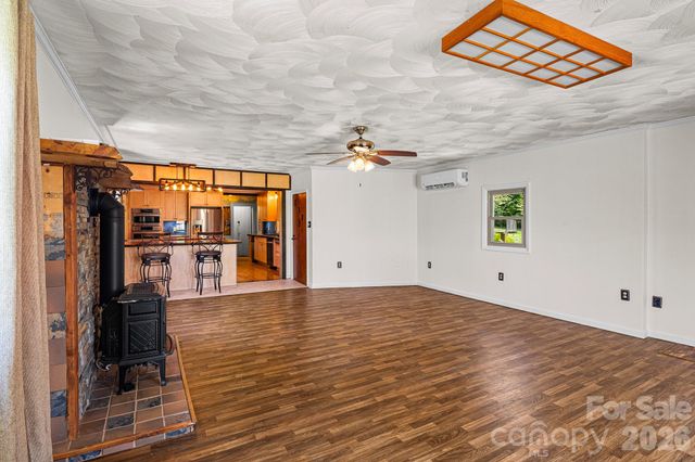 114 Walker Street, Black Mountain, NC 28711