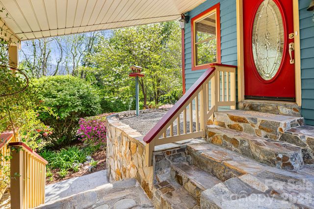 114 Walker Street, Black Mountain, NC 28711