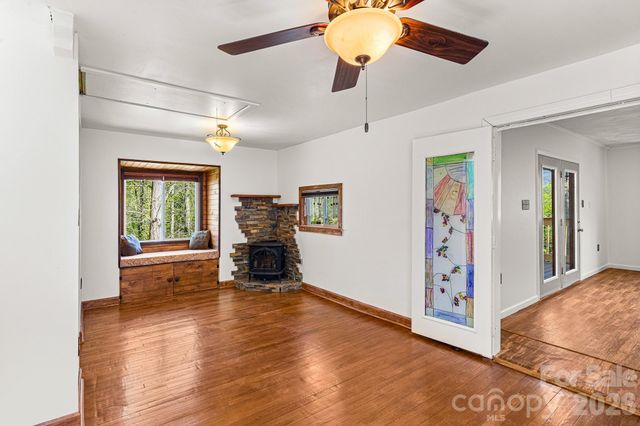 114 Walker Street, Black Mountain, NC 28711
