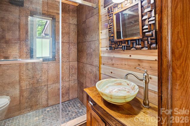 114 Walker Street, Black Mountain, NC 28711