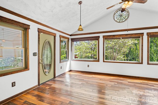 114 Walker Street, Black Mountain, NC 28711