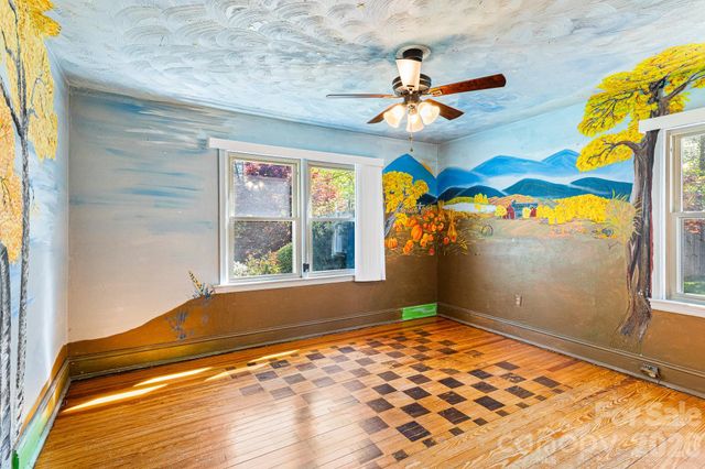 114 Walker Street, Black Mountain, NC 28711
