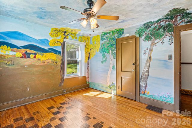 114 Walker Street, Black Mountain, NC 28711
