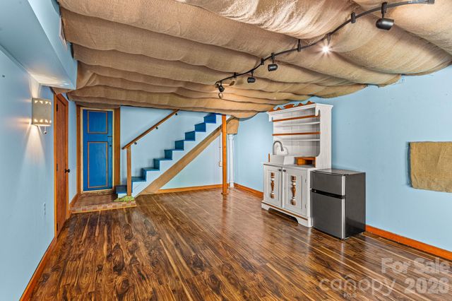 114 Walker Street, Black Mountain, NC 28711