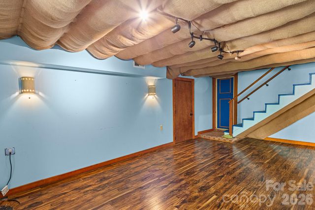 114 Walker Street, Black Mountain, NC 28711