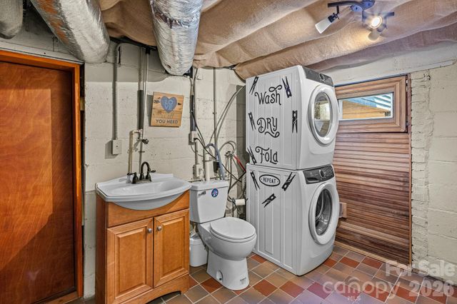 114 Walker Street, Black Mountain, NC 28711