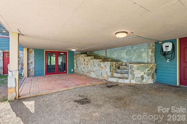 114 Walker Street, Black Mountain, NC 28711