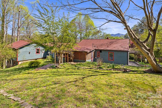 114 Walker Street, Black Mountain, NC 28711