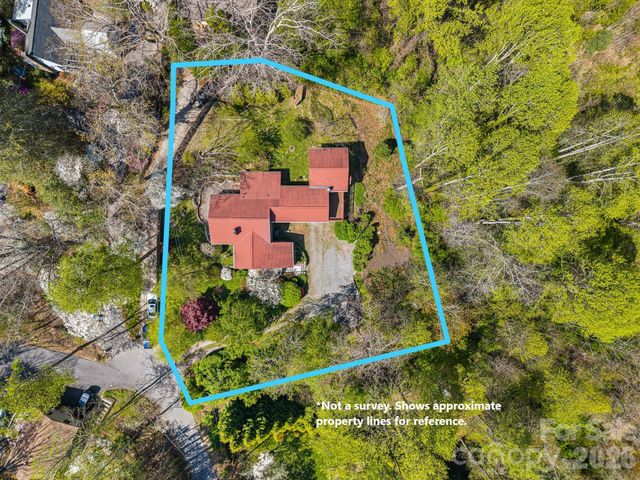 114 Walker Street, Black Mountain, NC 28711