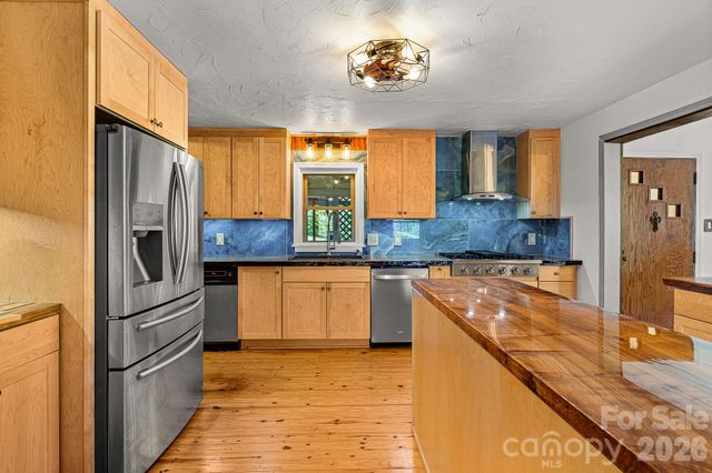114 Walker Street, Black Mountain, NC 28711